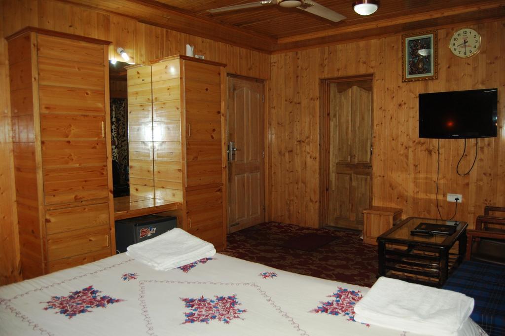 Hotel Paradise Inn Pahalgām Buitenkant foto
