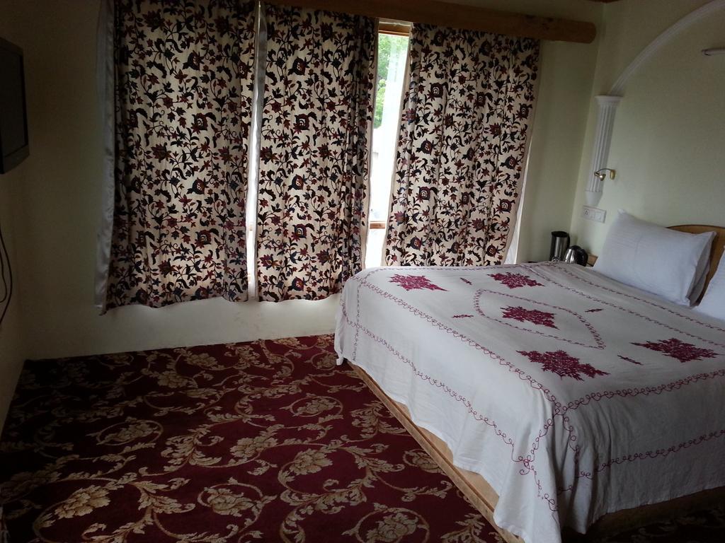 Hotel Paradise Inn Pahalgām Kamer foto