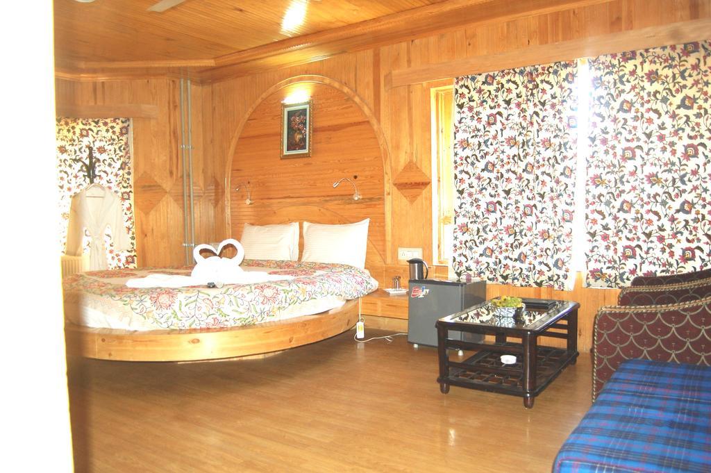 Hotel Paradise Inn Pahalgām Buitenkant foto