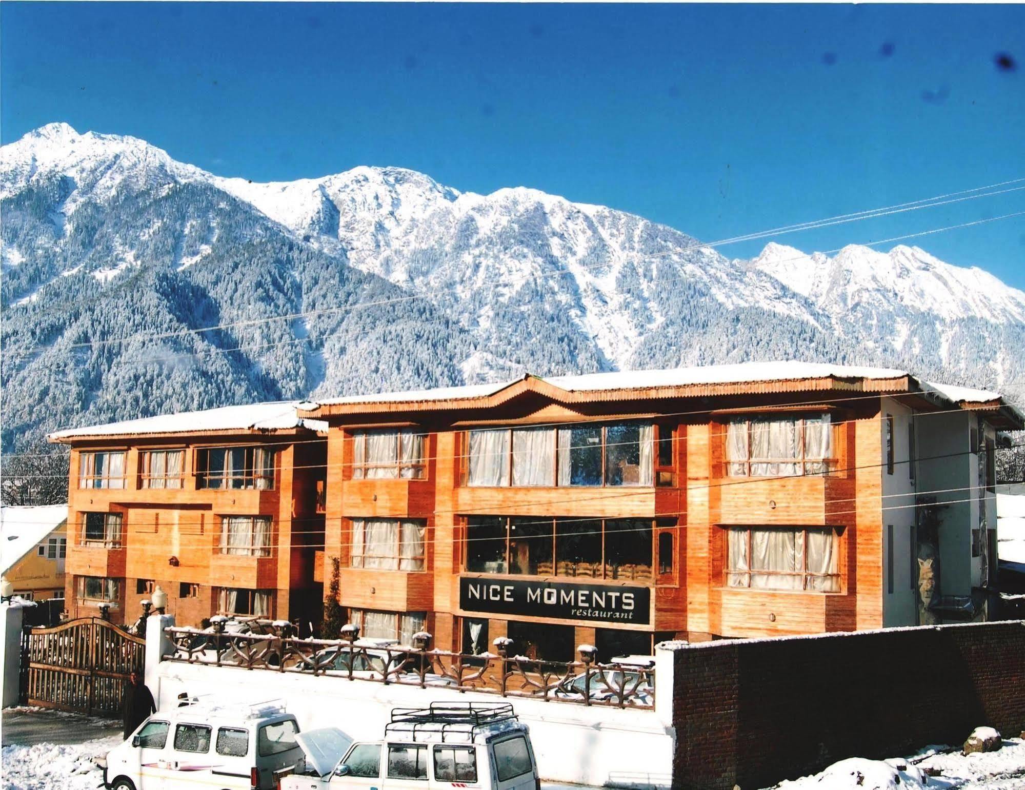 Hotel Paradise Inn Pahalgām Buitenkant foto