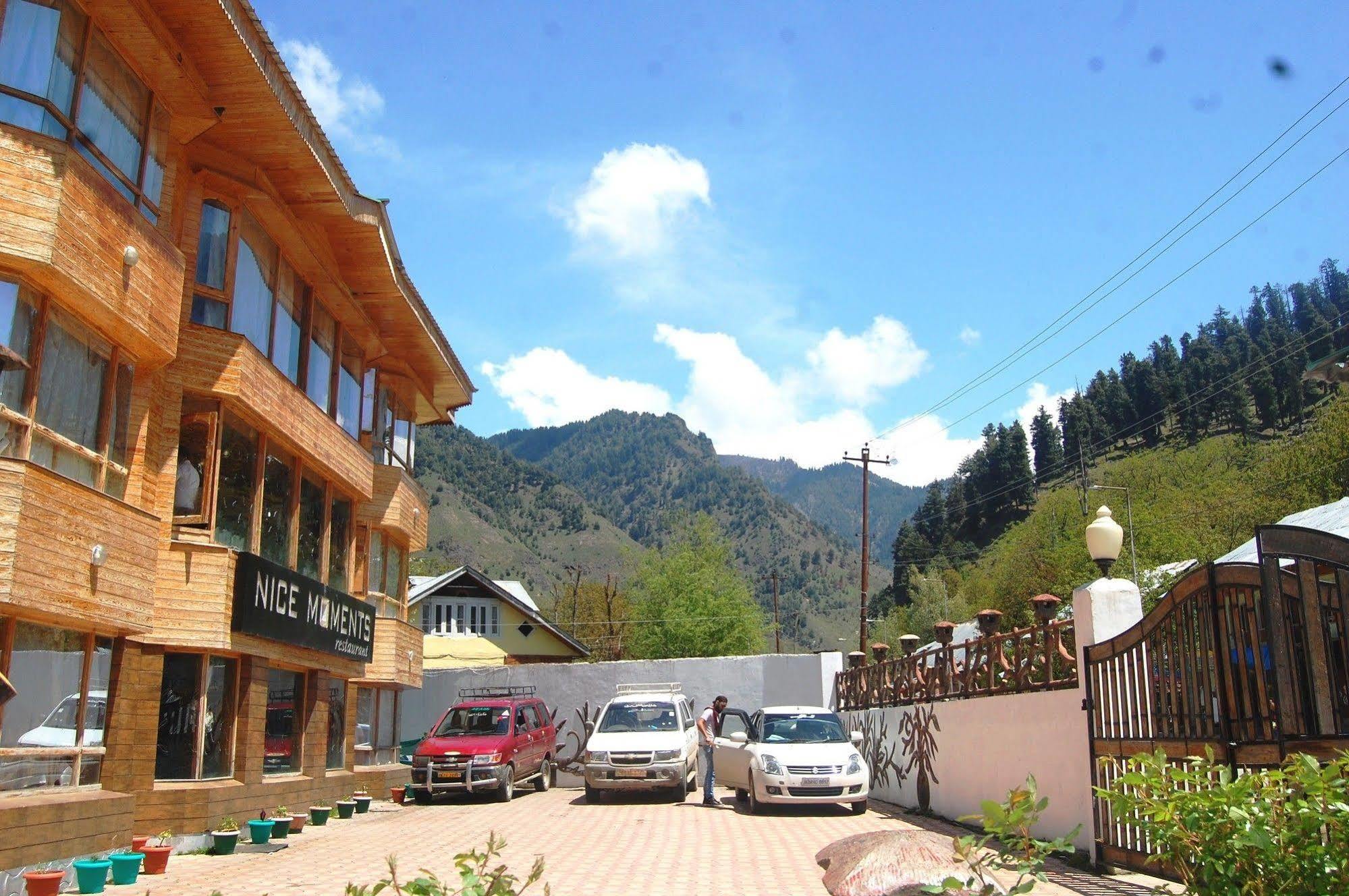Hotel Paradise Inn Pahalgām Buitenkant foto