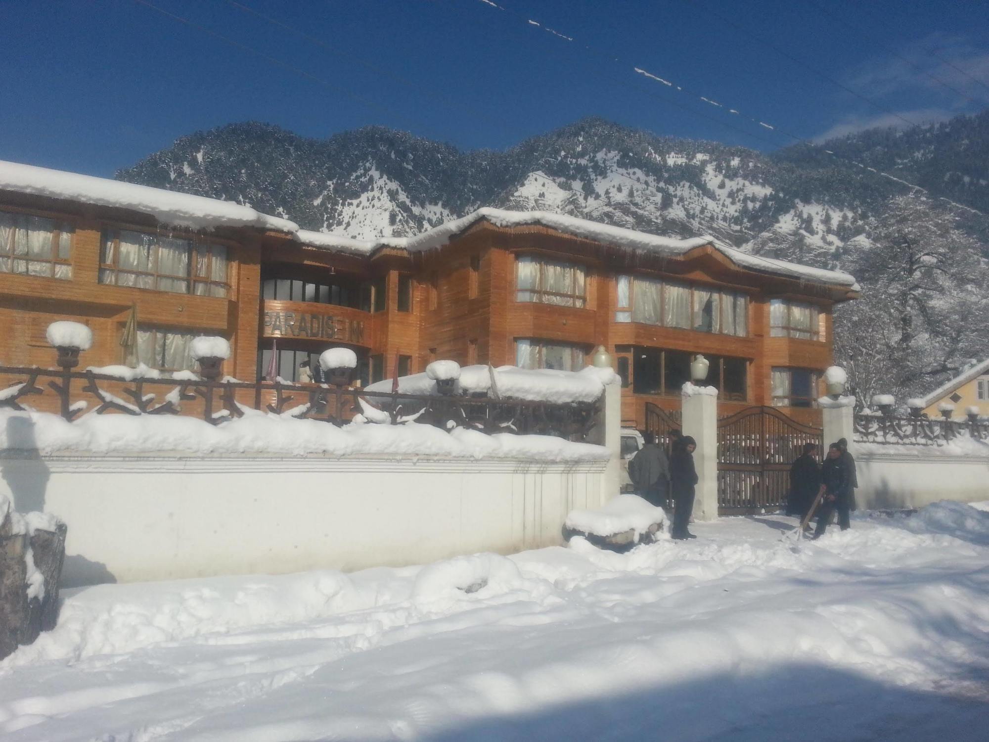 Hotel Paradise Inn Pahalgām Buitenkant foto