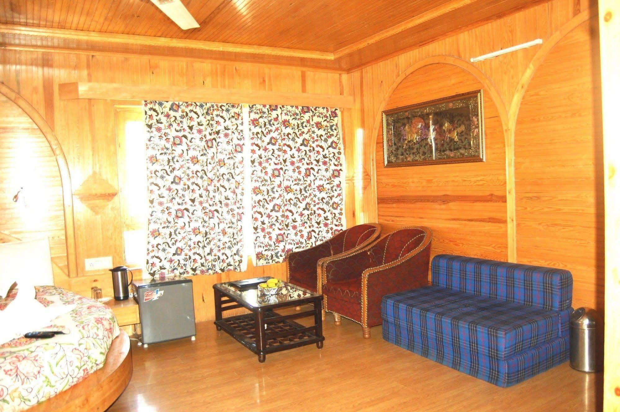 Hotel Paradise Inn Pahalgām Buitenkant foto