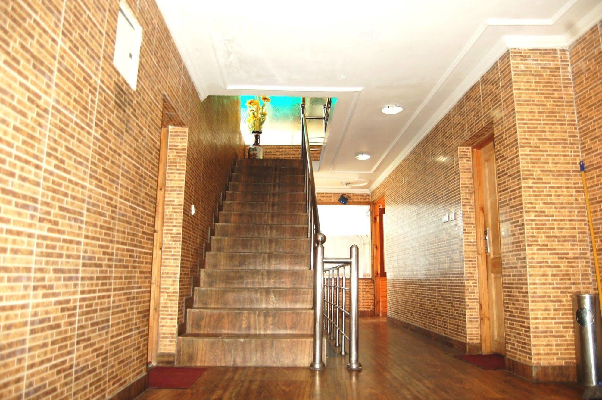Hotel Paradise Inn Pahalgām Buitenkant foto